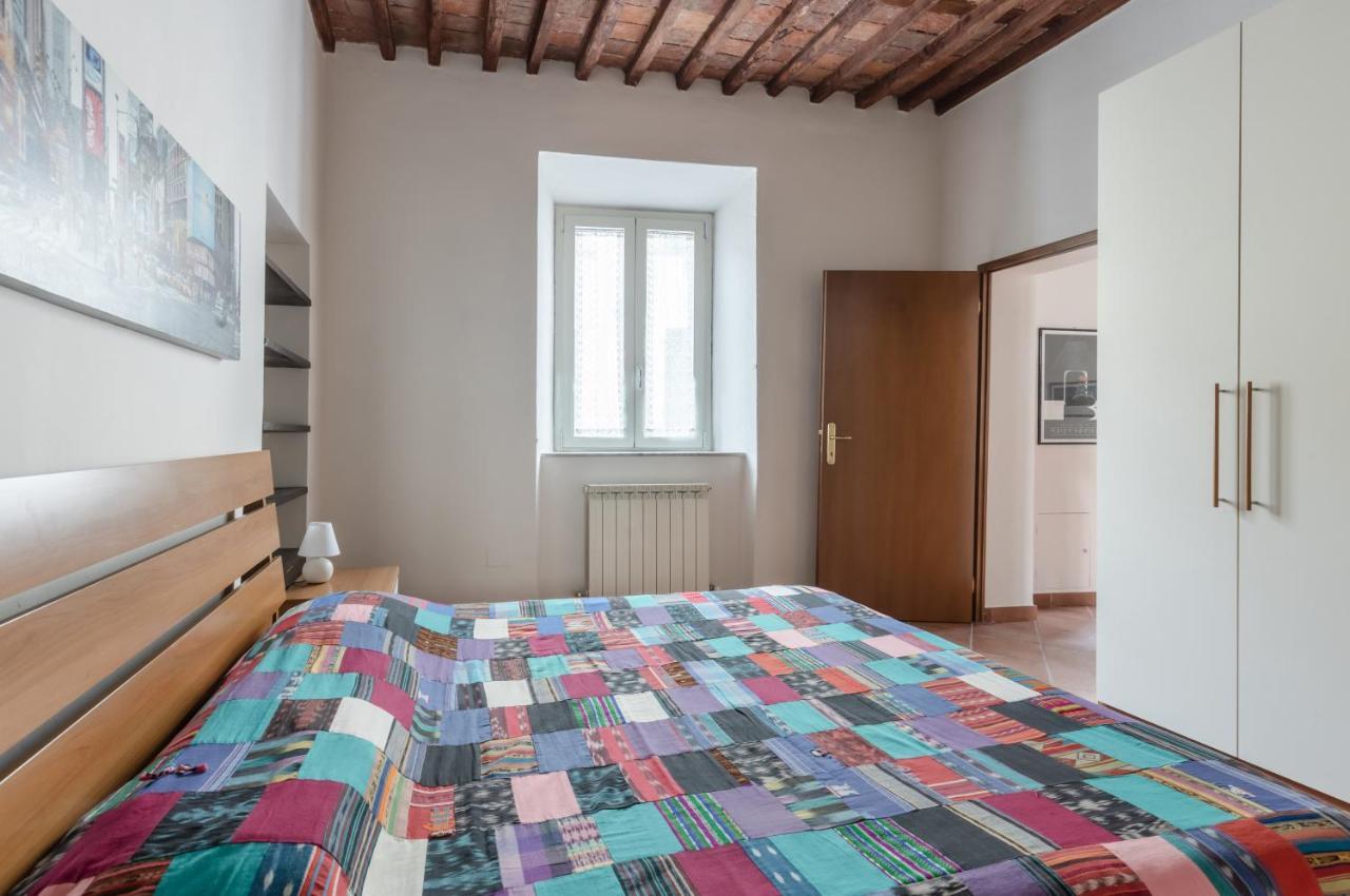 Lucca - Piazza Dell'Anfiteatro Central Apartment! Exteriör bild