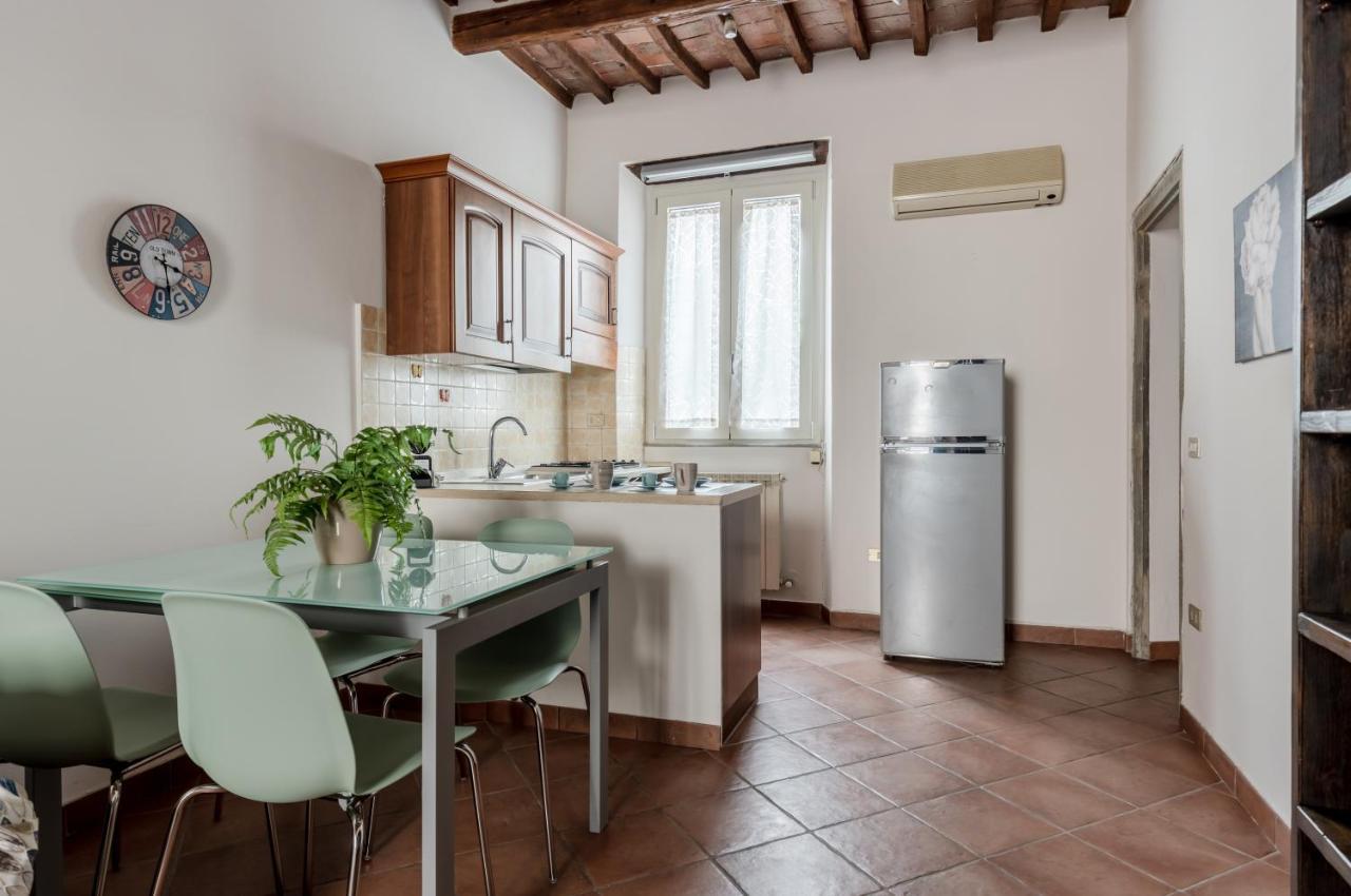Lucca - Piazza Dell'Anfiteatro Central Apartment! Exteriör bild